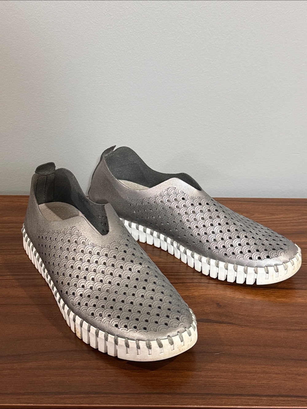Ilse Jacobsen Pewter Tulip Slip-On Sneakers Size 40 - Originally $110